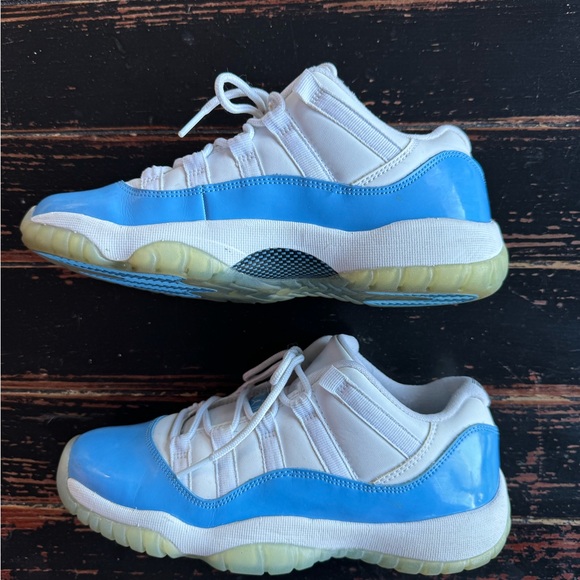 Air Jordan retro 11 low sneakers, university blue women's US size 5.5 Y - Picture 2 of 7
